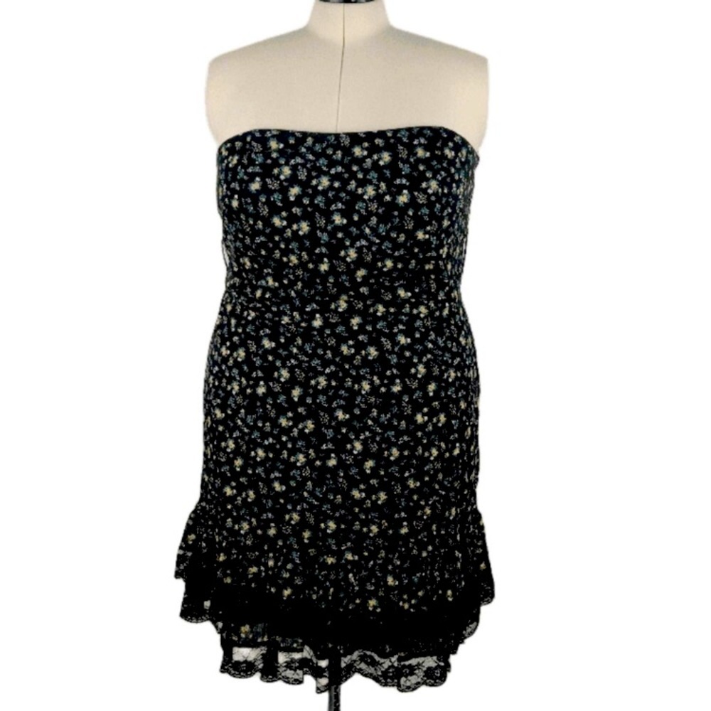 Torrid strapless black floral lace trim dress